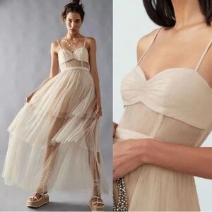 FAME and PARTNERS Women’s Franchise Corset Tiered Gown in Light Nude Size 2 NWT